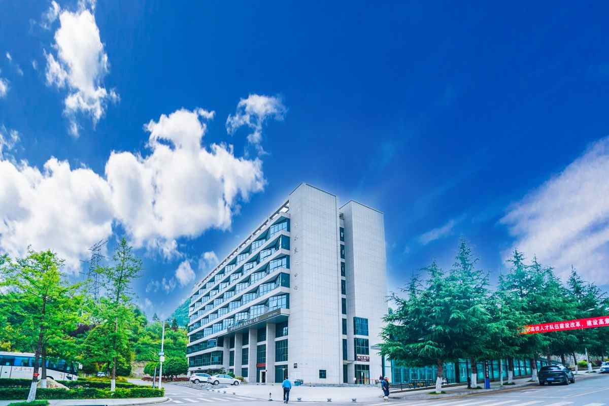 贵州六盘水师范学院公寓酒店家具