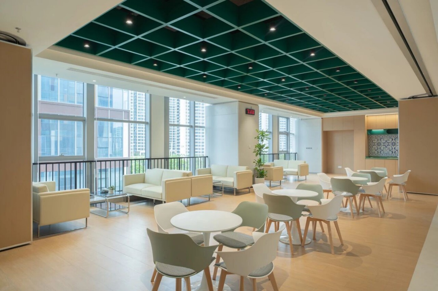 学校公寓家具