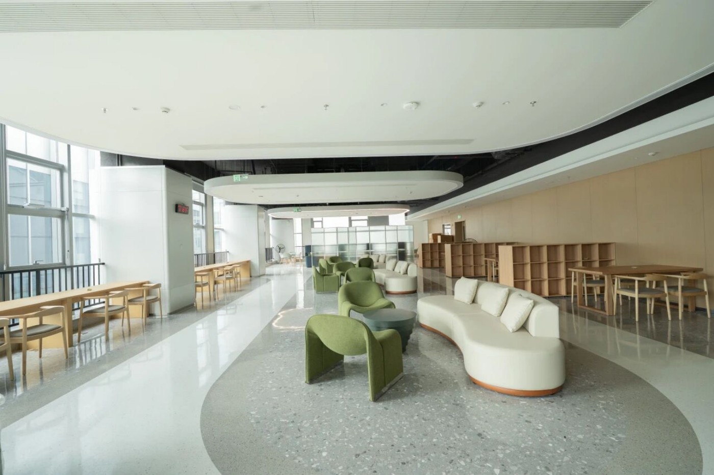 学校公寓家具